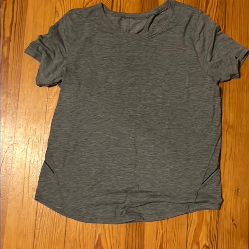 Lululemon short sleeved top